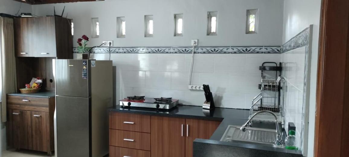 Mama Nings Beach Hotel Sekongkang 外观 照片