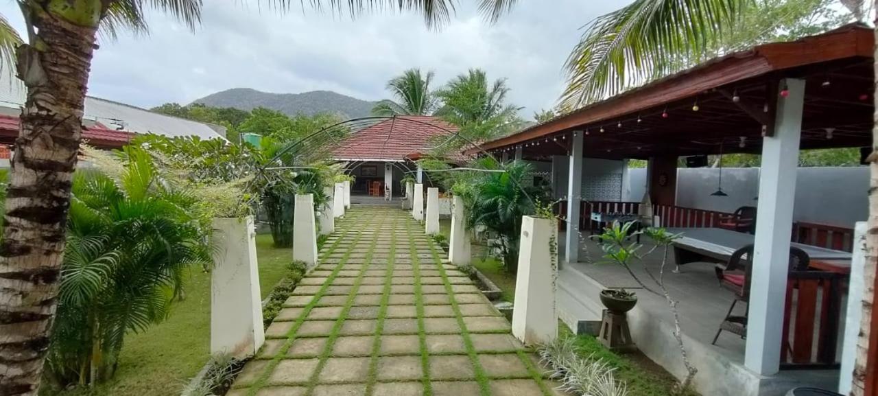 Mama Nings Beach Hotel Sekongkang 外观 照片
