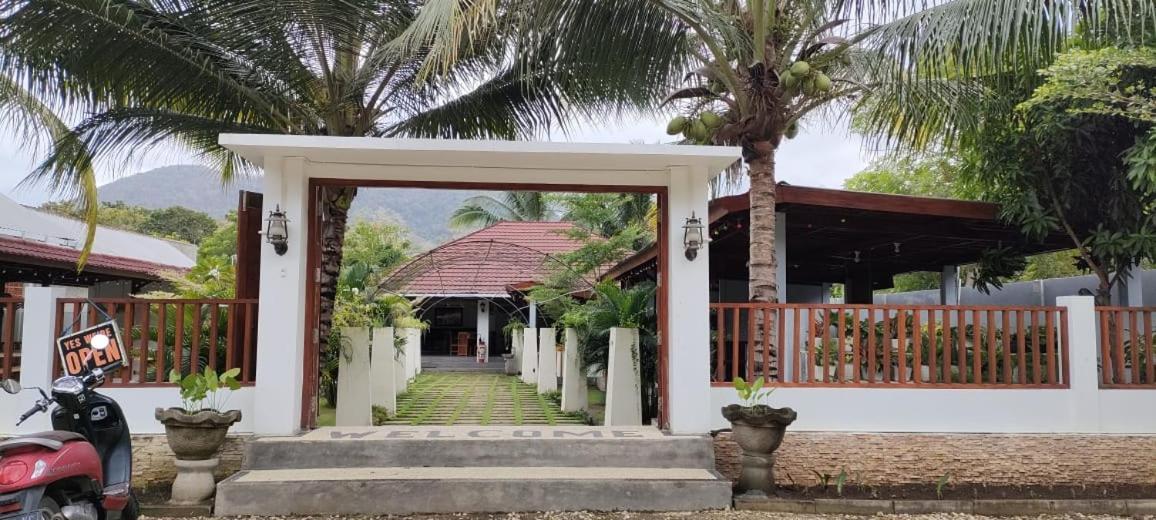 Mama Nings Beach Hotel Sekongkang 外观 照片