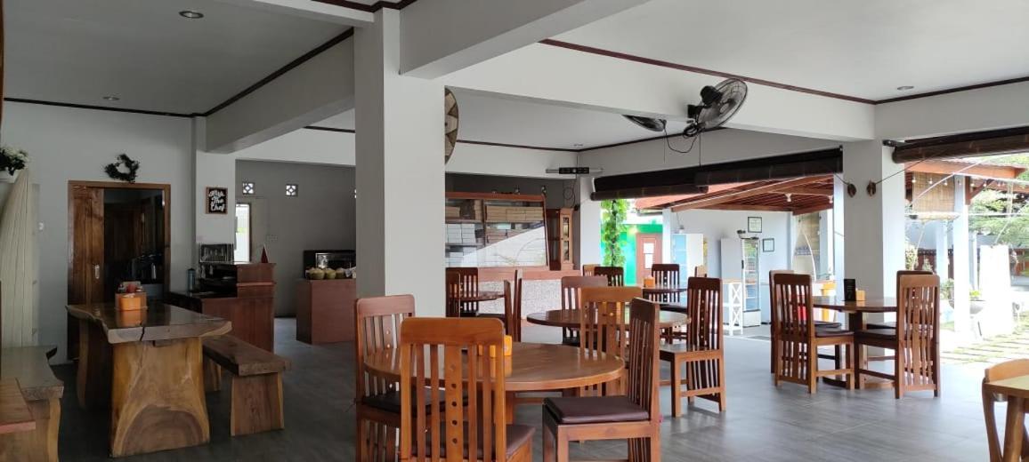 Mama Nings Beach Hotel Sekongkang 外观 照片