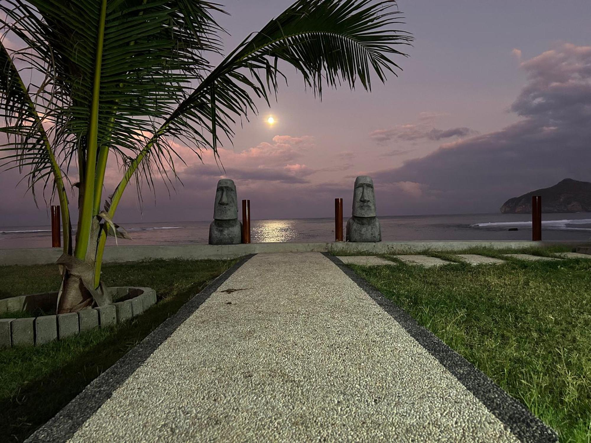 Mama Nings Beach Hotel Sekongkang 外观 照片