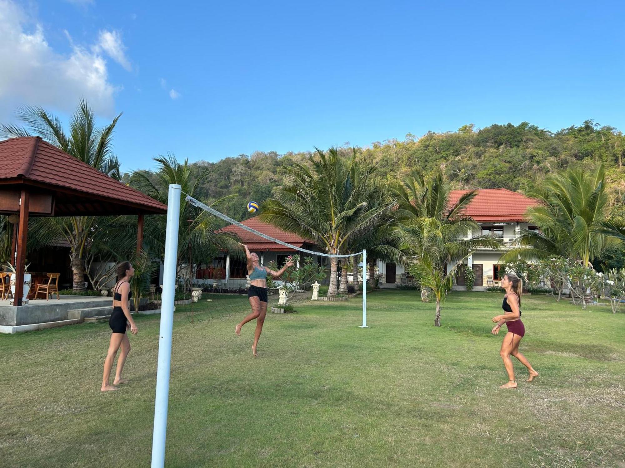 Mama Nings Beach Hotel Sekongkang 外观 照片