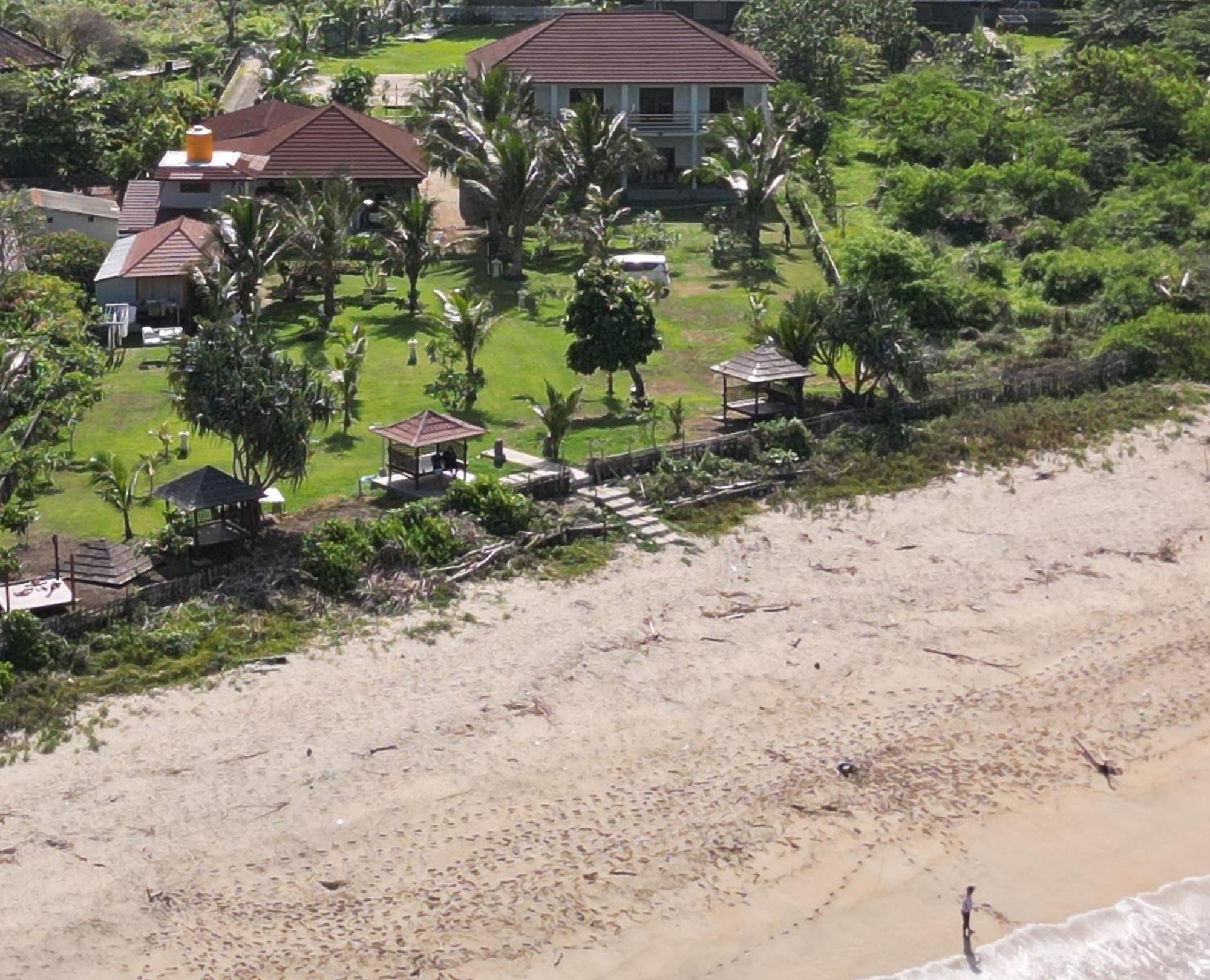 Mama Nings Beach Hotel Sekongkang 外观 照片