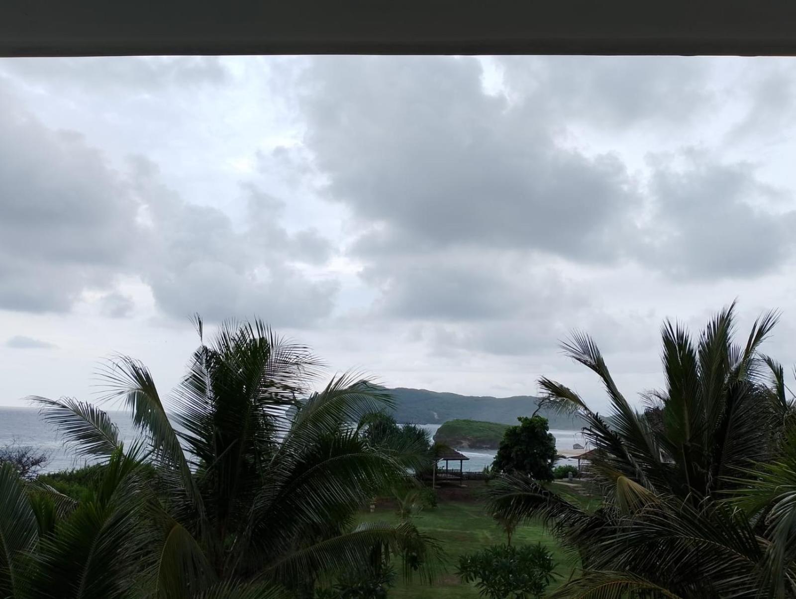 Mama Nings Beach Hotel Sekongkang 外观 照片