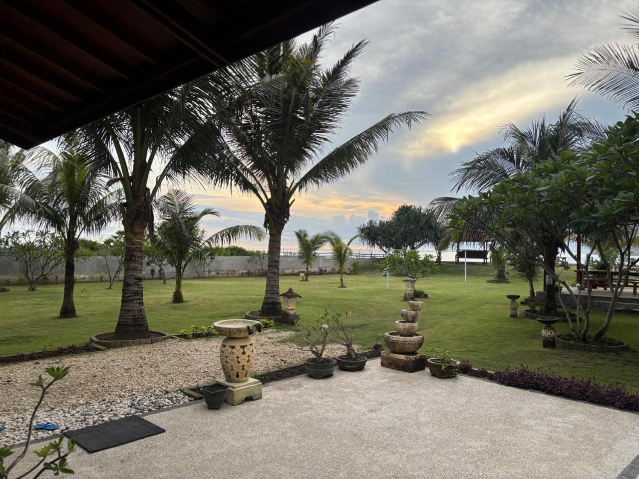 Mama Nings Beach Hotel Sekongkang 外观 照片